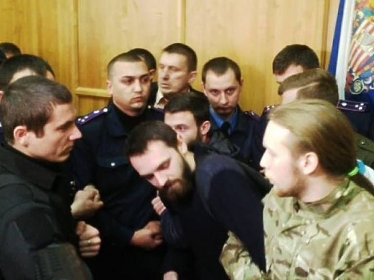 В Ужгороде военные подрались со священниками из-за земли (ФОТО, ВИДЕО)
