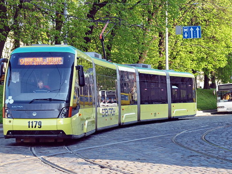 Первый терминал для электронных билетов установили в одесском трамвае