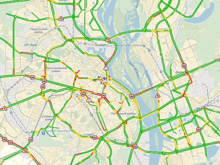 Уровень столичных вечерних пробок оценивается в 7 баллов (КАРТА)