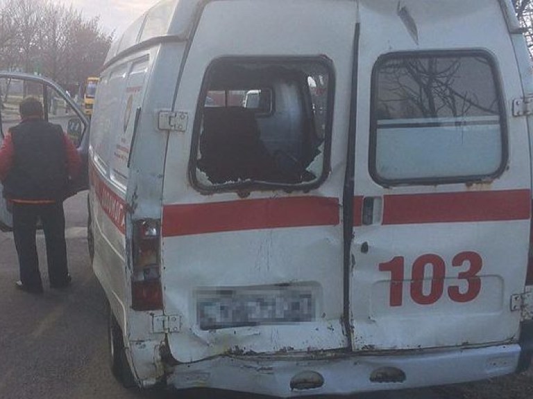 В Одессе автобус с пассажирами врезался в машину «скорой помощи» (ФОТО)