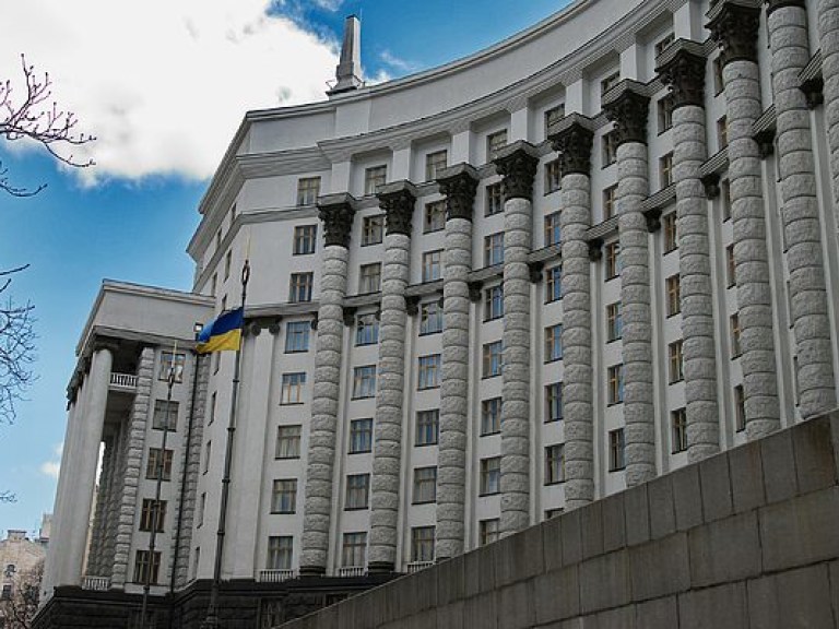 Результаты новой волны е-декларирования напомнили о пропасти между украинским обществом и властью &#8212; политолог
