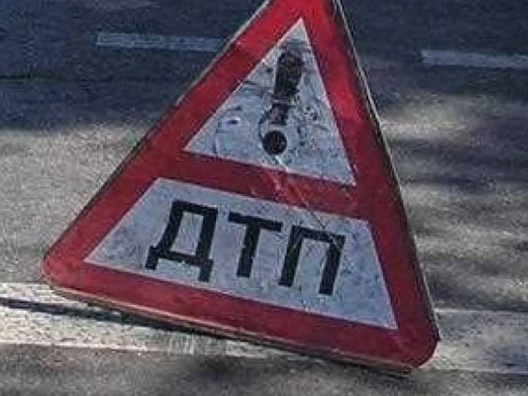 В Киеве автомобиль Volkswagen протаранил маршрутку (ФОТО)