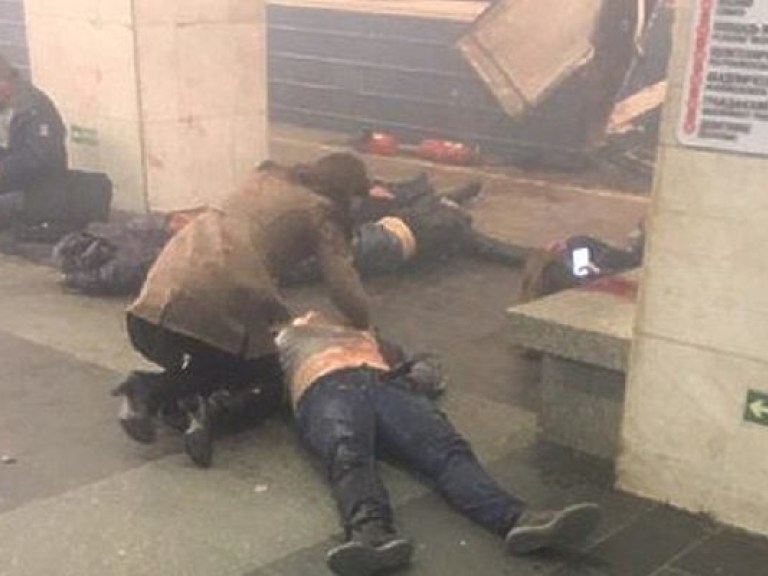 В Санкт-Петербурге в метро произошел взрыв, СМИ сообщают о жертвах (ФОТО, ВИДЕО)