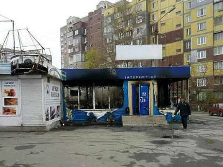 В Киеве на Троещине дотла сгорело интернет-кафе (ФОТО)