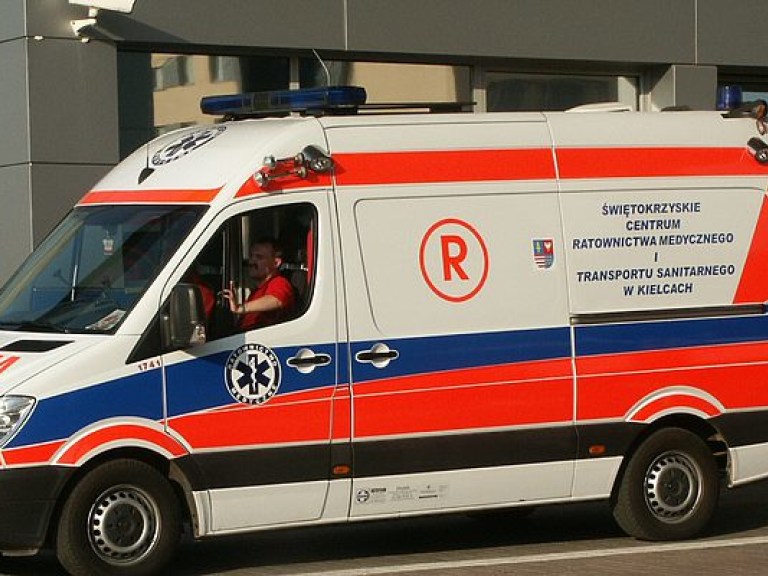 В Польше пассажирский поезд врезался в тягач, 200 человек получили травмы (ФОТО)