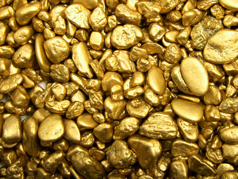 НБУ увеличил курс золота на 0,3%