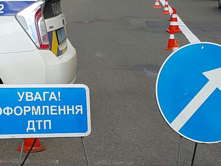 В Одессе водитель устроил массовое ДТП, вылетев на красный свет