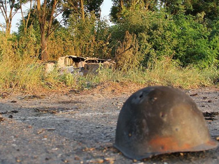 С начала суток в зоне АТО ранены двое украинских военных &#8212; штаб