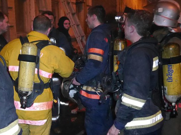 В Одессе горел причал, огонь уничтожил 15 частных домов