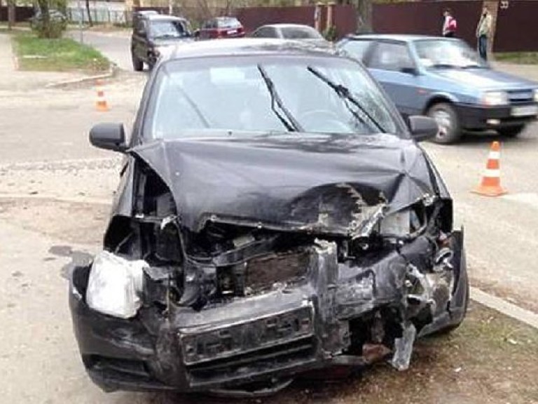 Под Киевом столкнулись два легковых автомобиля, пострадал ребенок (ФОТО)