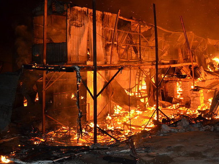 В Одессе снова горели дома на причале (ФОТО)