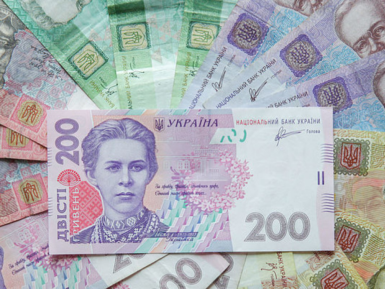 Национальный банк Украины установил официальный курс на уровне 26,86 гривны за доллар
