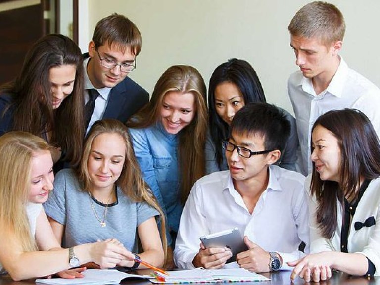 75% украинских студентов хотели бы работать в телекоммуникационной сфере — исследование