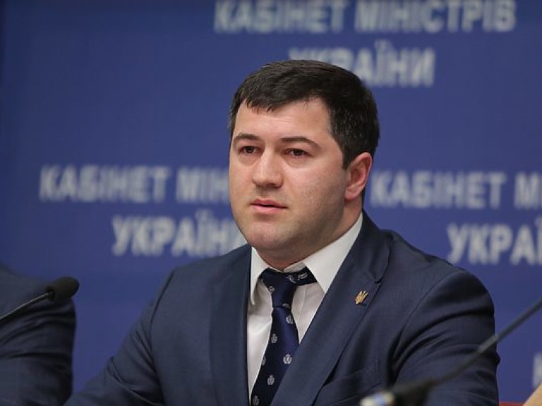 Суд частично отменил арест на имущество Насирова