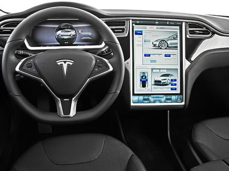 Маск отзывает партию автомобилей Tesla