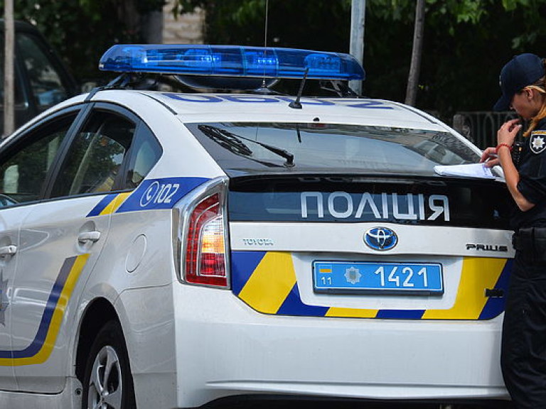 В Киеве трое парней ограбили комиссионный магазин