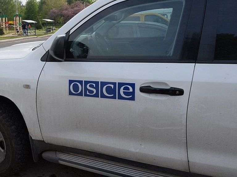 В Луганской области подорвался на мине автомобиль ОБСЕ, есть жертвы &#8212; СМИ
