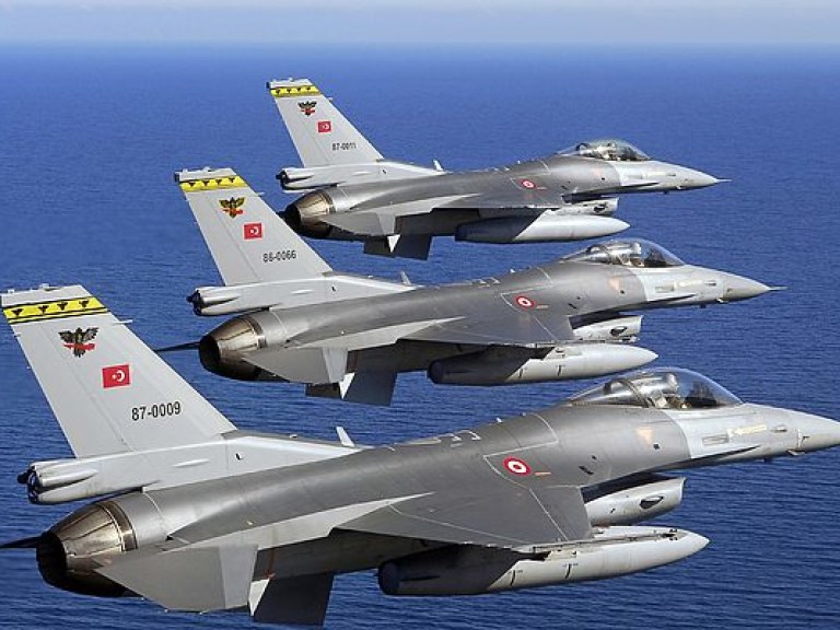 Арабский аналитик: Удар ВВС Турции по сирийским курдам – проявление тоталитарных амбиций Эрдогана