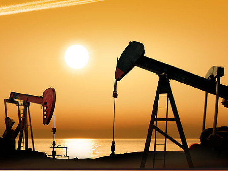 Цена на нефть марки Brent поднялась выше 52 долларов за баррель