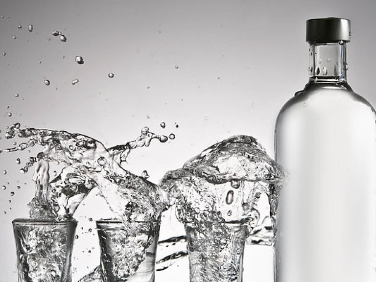 МЭРТ предлагает повысить минимальные цены на водку на 11%
