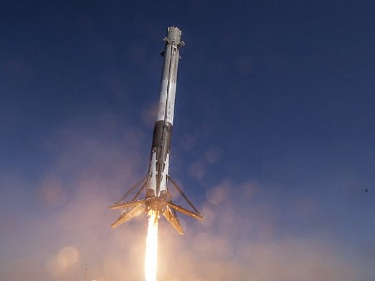 Запуск Falcon 9 с военным спутником отложен