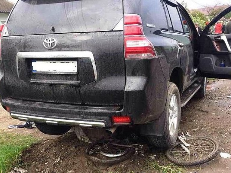 В Черновицкой области иностранец сбил насмерть 14-летнего велосипедиста (ФОТО)