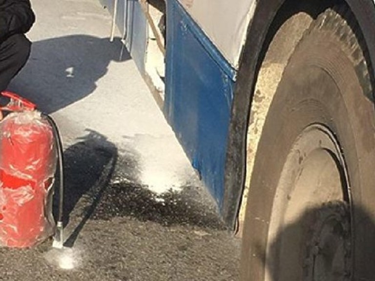 В Херсоне на ходу загорелся троллейбус