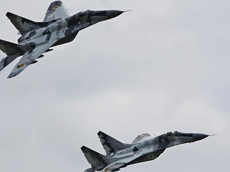 Американские ВВС перехватили бомбардировщики и истребители России у Аляски