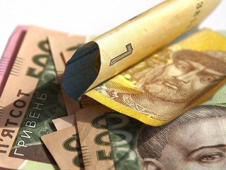 НБУ установил официальный курс на уровне 26,55 гривны за доллар