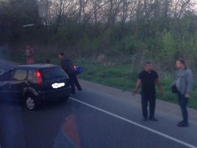 ДТП на Киевщине: иномарка сбила двух сельских жителей (ФОТО)