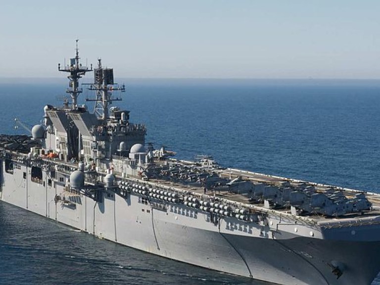 В Японском море военный корабль США столкнулся с рыболовным судном Южной Кореи