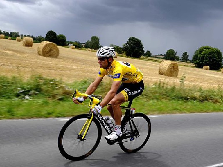 Трехкратного победителя &#171;Тур де Франс&#187; сбила машина на тренировке