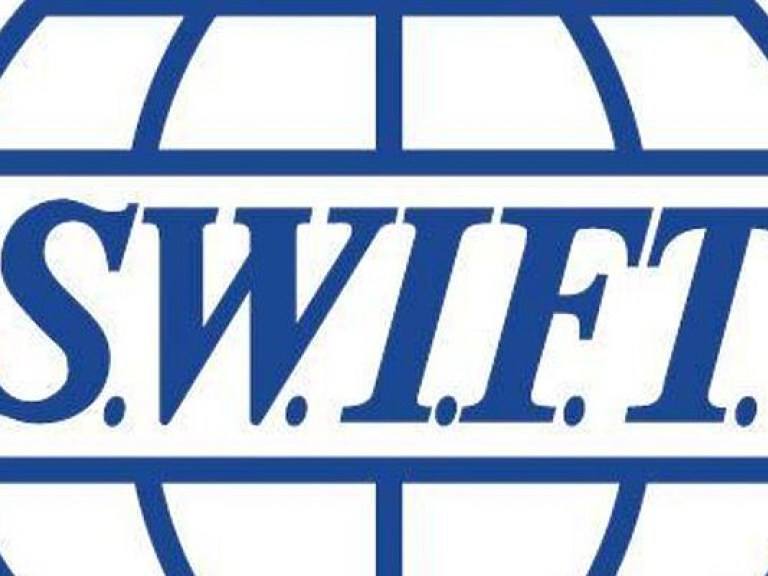 Российские рынки на время отключили от международной банковской системы SWIFT