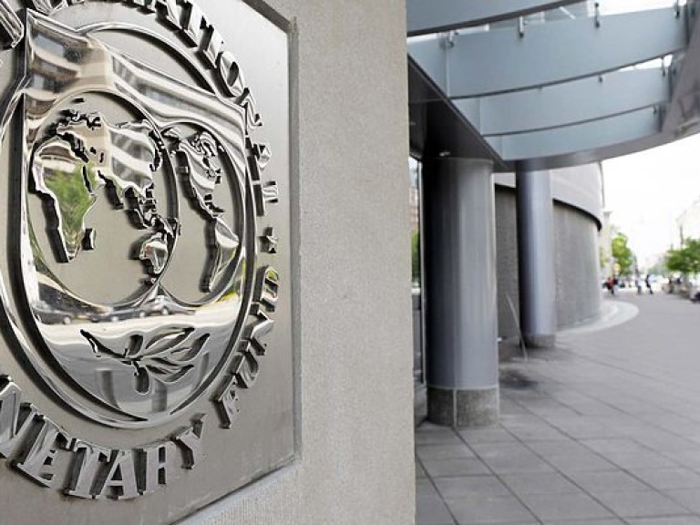 МВФ сворачивает сотрудничество с Украиной: ожидать траншей в текущем году не стоит – экономист