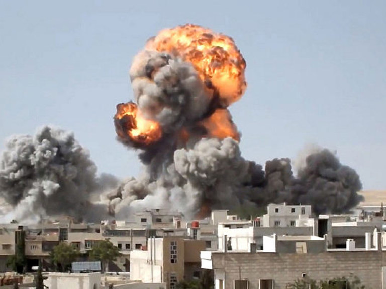В Сирии взорвались военные склады, десятки погибших