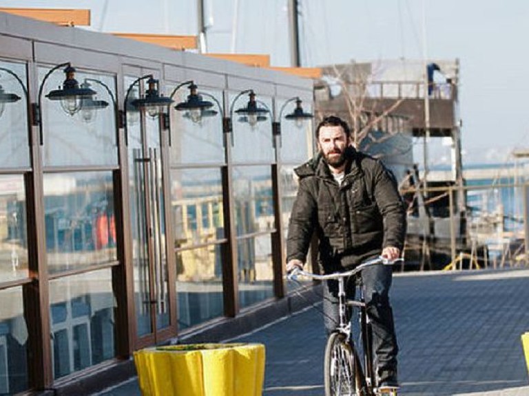 Звезда «Хоббита» Эйдан Тернер прокатился на велосипеде по Одессе (ФОТО)