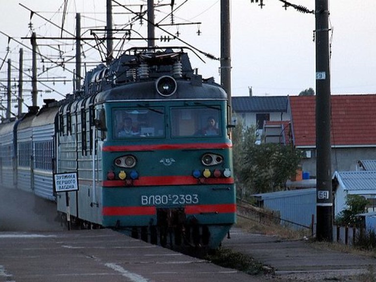 В Киеве на железнодорожной станции поезд насмерть переехал мужчину