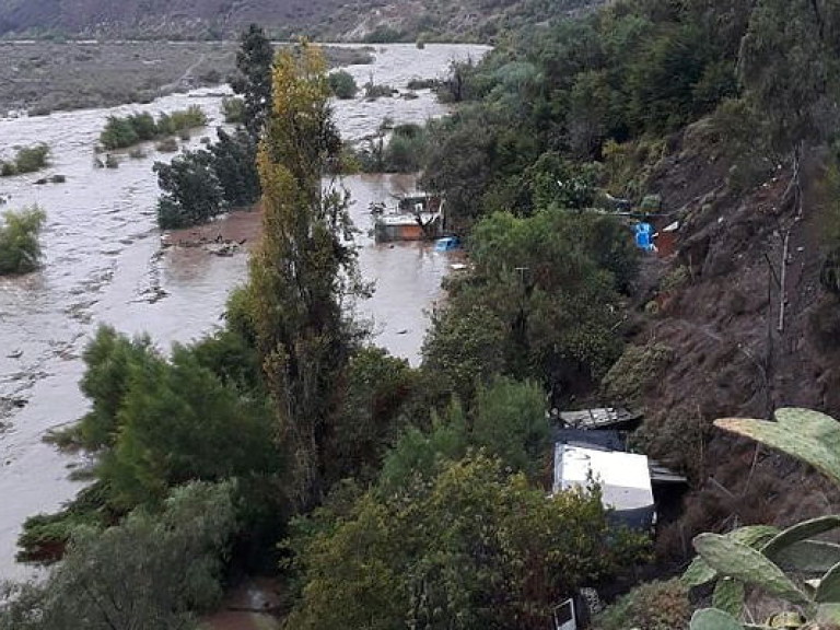 В Чили из-за наводнения эвакуировали три тысячи человек (ФОТО)