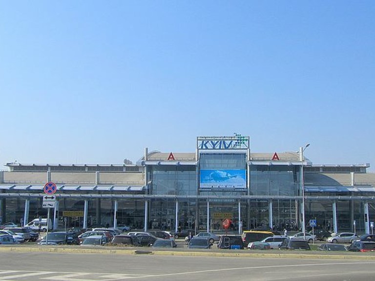 Аэропорт &#171;Киев&#187; закрыли на капитальный ремонт