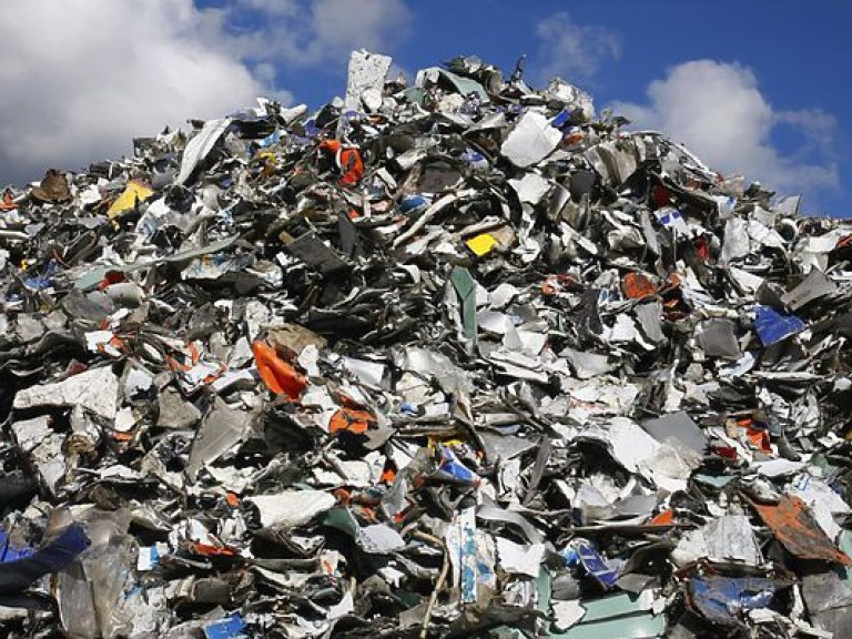 Во Львове накоплено более 7,5 тысяч тонн мусора