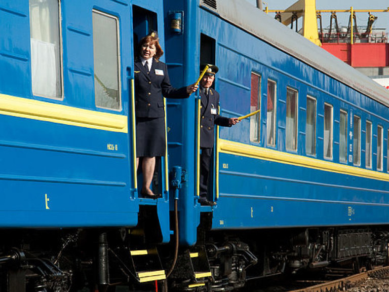 «Укрзализныця» назначила четыре дополнительных поезда на Троицу