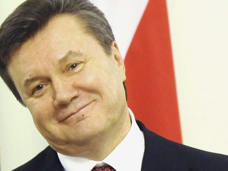 Янукович хочет лично допросить Порошенко и Яценюка в рамках дела о госизмене