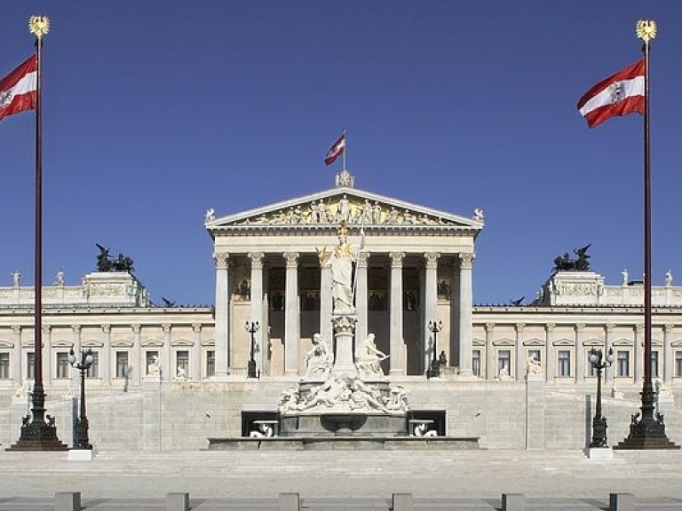 В Австрии досрочные парламентские выборы состоятся в октябре