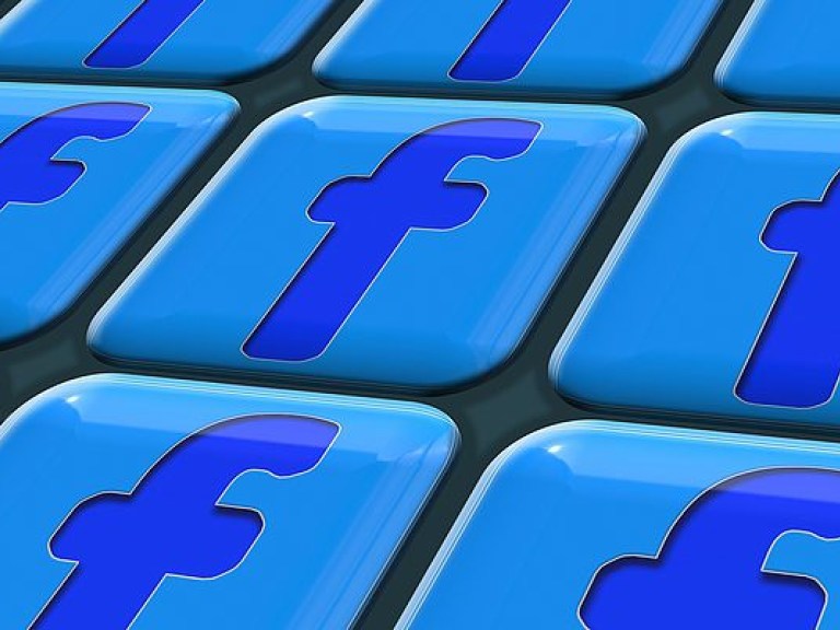 Во Франции Facebook оштрафовали за злоупотребление данными пользователей