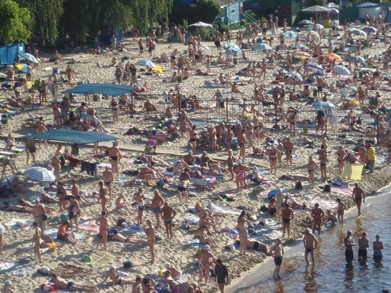 В Киеве 11 пляжей уже готовы к лету, но погода не позволяет взять пробы воды – «Плесо»