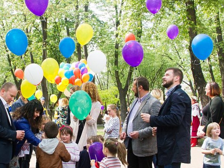 В Дарницком районе Киева открыли обновленный парк отдыха (ФОТО)
