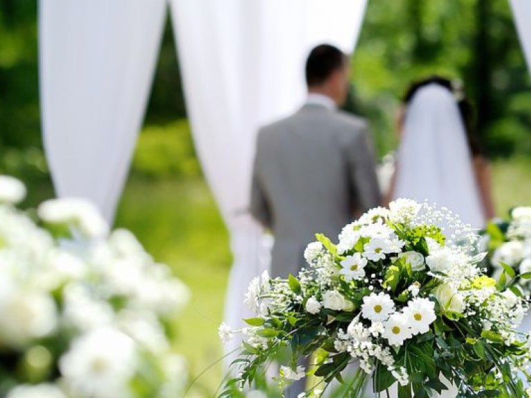 В Киеве откроют локацию для браков под открытым небом