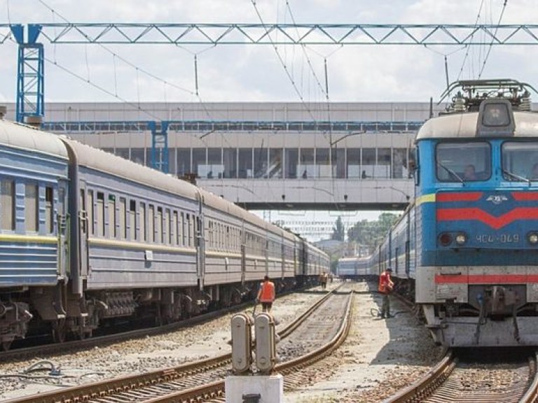 За минувшие сутки на железнодорожных путях Украины погибли два подростка