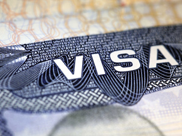 Американский эксперт рассказал, кто станет заложником введения виз между Украиной и Россией