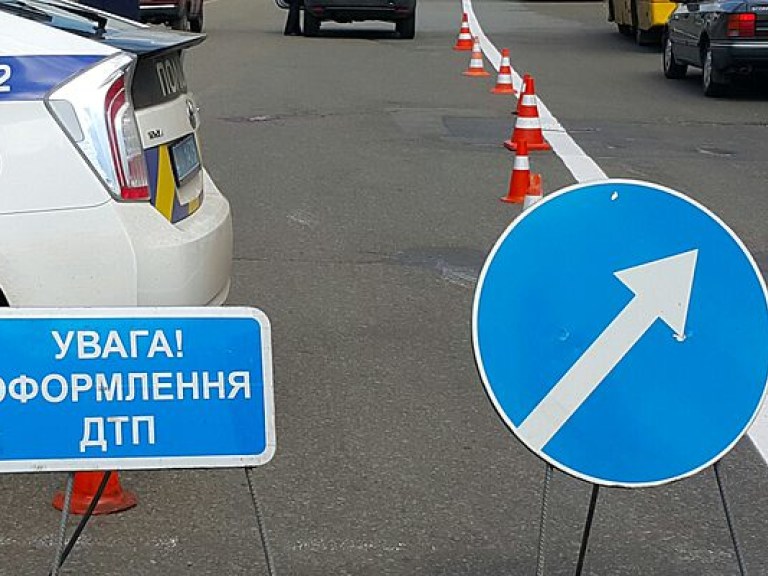 В Киеве из-за ДТП образовалась пробка на улице Вячеслава Черновола (КАРТА)